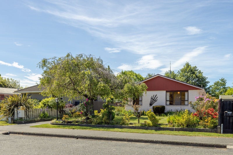 12 Fairmont Place, Hornby, Christchurch - Carousel 1