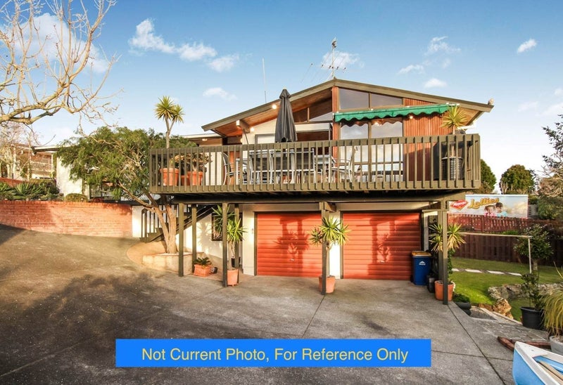 19 Trevone Place, Forrest Hill, Auckland - Carousel 1