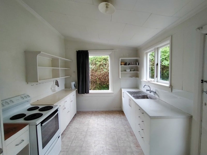 62 Gladstone Road, Dalmore, Dunedin - Carousel 1