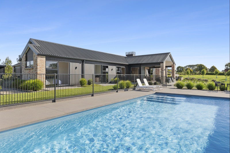 3/7 Hopehill Lane, Te Miro, Cambridge - Carousel 1