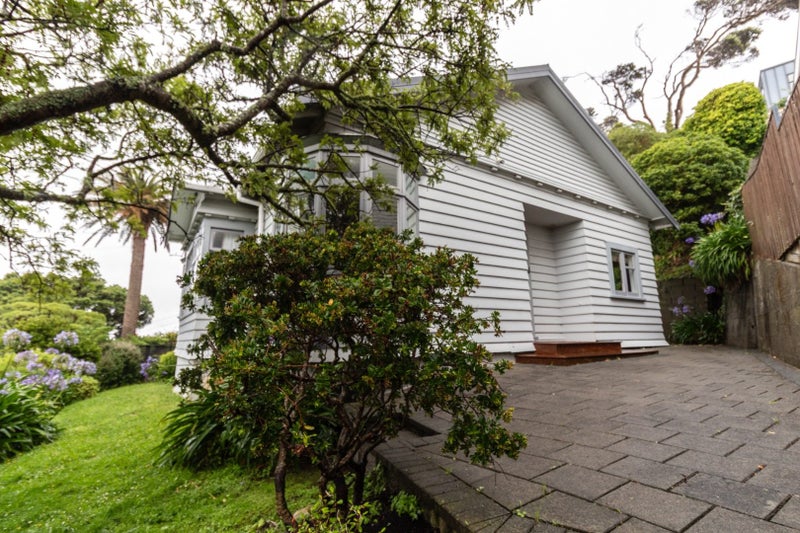 163 Te Anau Road, Hataitai, Wellington - Carousel 1