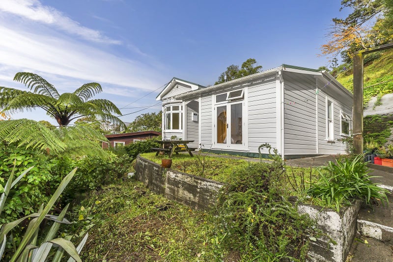23 Crieff Street, Northland, Wellington - Carousel 2