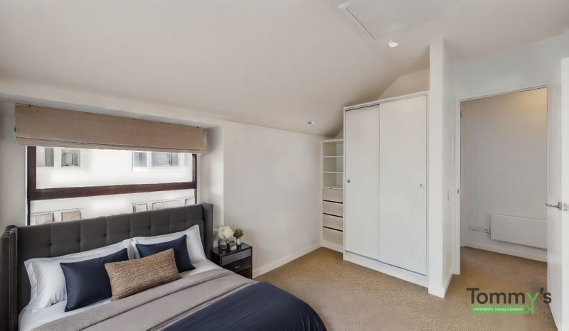 4B Armour Avenue, Mount Victoria, Wellington - Carousel 2
