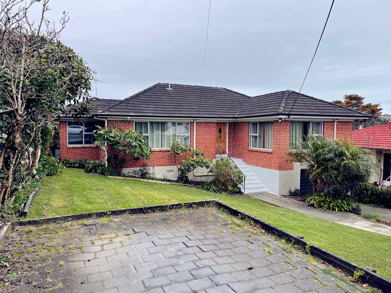 38 Tui Glen Road, Birkenhead, Auckland - Carousel 1