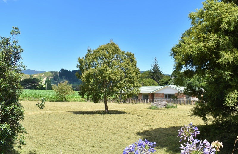 37 Waikawa Beach Road, Manakau, Levin - Carousel 22