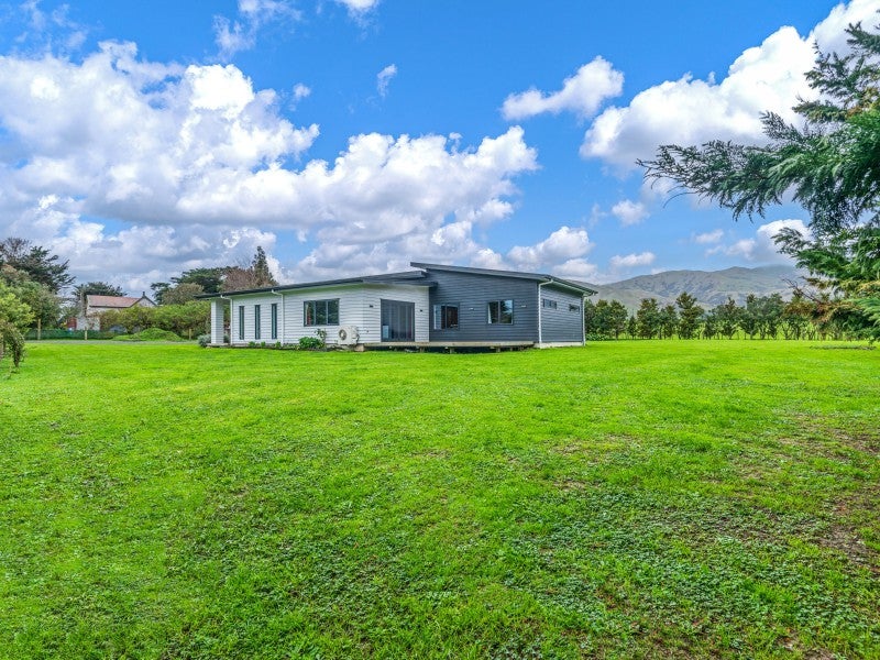 32 Tokomaru Road, Tokomaru, Palmerston North - Carousel 1