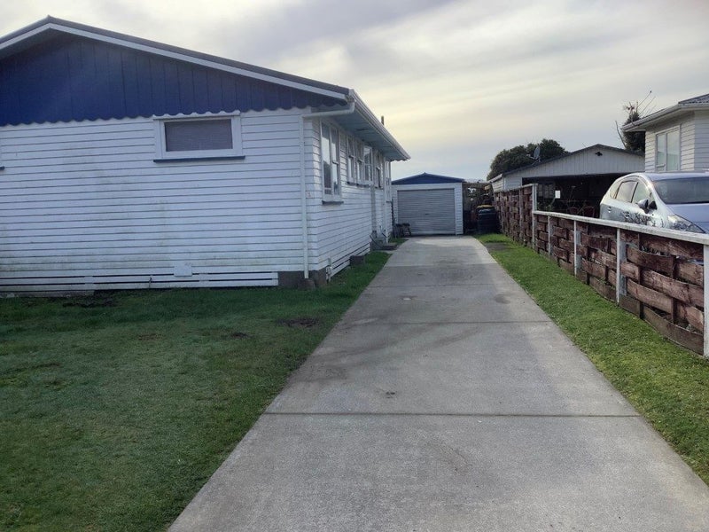 1 Gillies Place, Ranui, Porirua - Carousel 1