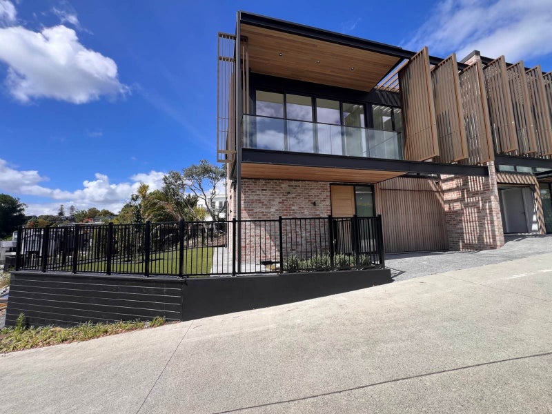 1/42 Codrington Crescent, Mission Bay, Auckland - Carousel 2