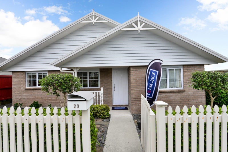 23 Queens Park Crescent, Frankton, Hamilton - Carousel 2