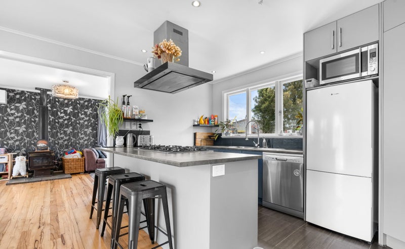 16 Filmer Place, Melville, Hamilton - Carousel 2