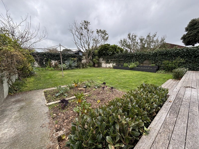 38 Oroua Street, Eastbourne, Lower Hutt - Carousel 10