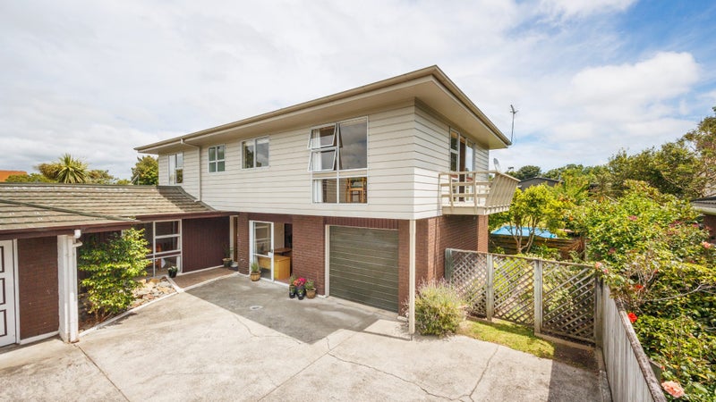 27A Redwood Grove, Hokowhitu, Palmerston North - Carousel 1