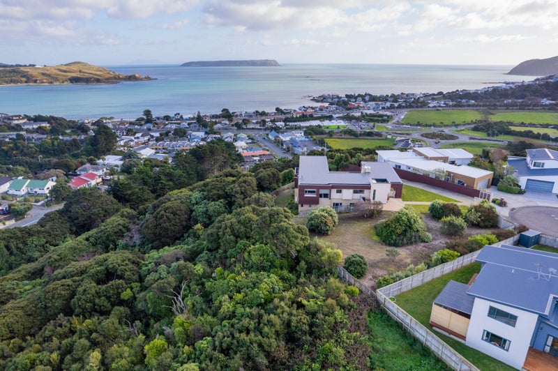 7 Lily Close, Camborne, Porirua - Carousel 11