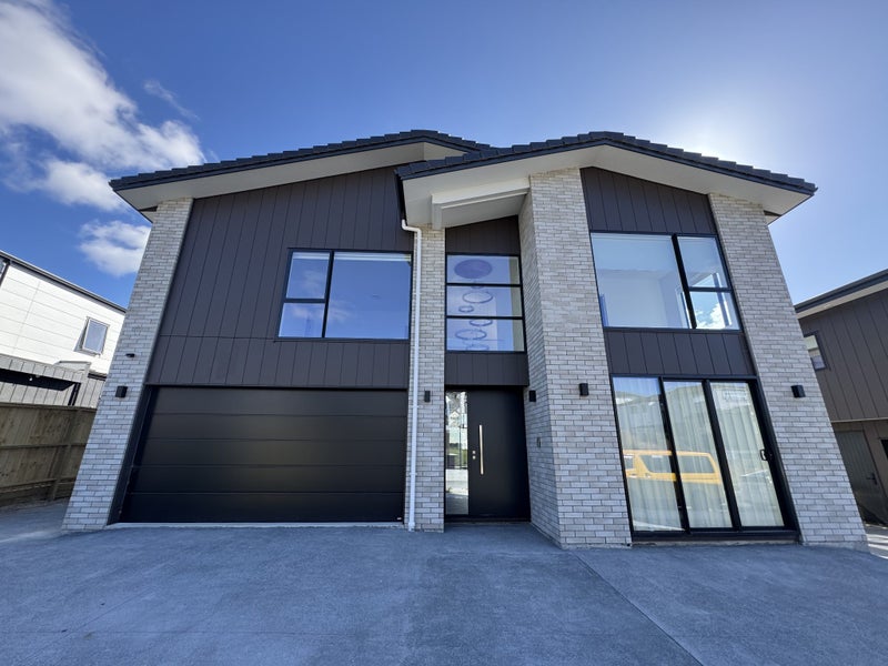 32 Ridgehill Rise, Flat Bush, Auckland - Carousel 1