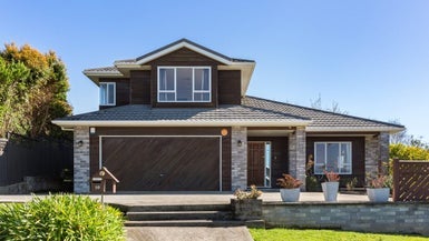 10 James Cook Drive, Whitby, Porirua - Carousel 1