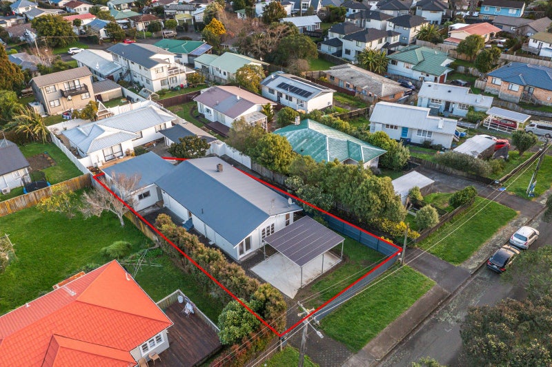 4 Whitford Avenue, Mount Wellington, Auckland - Carousel 1