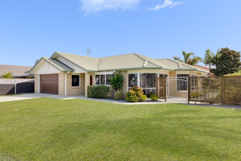 16 Sandhurst Drive, Papamoa Beach, Papamoa - Carousel 1