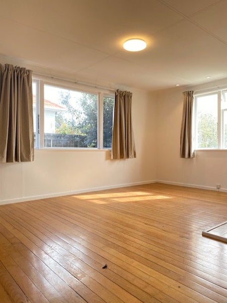 16 Caen Road, Panmure, Auckland - Carousel 2