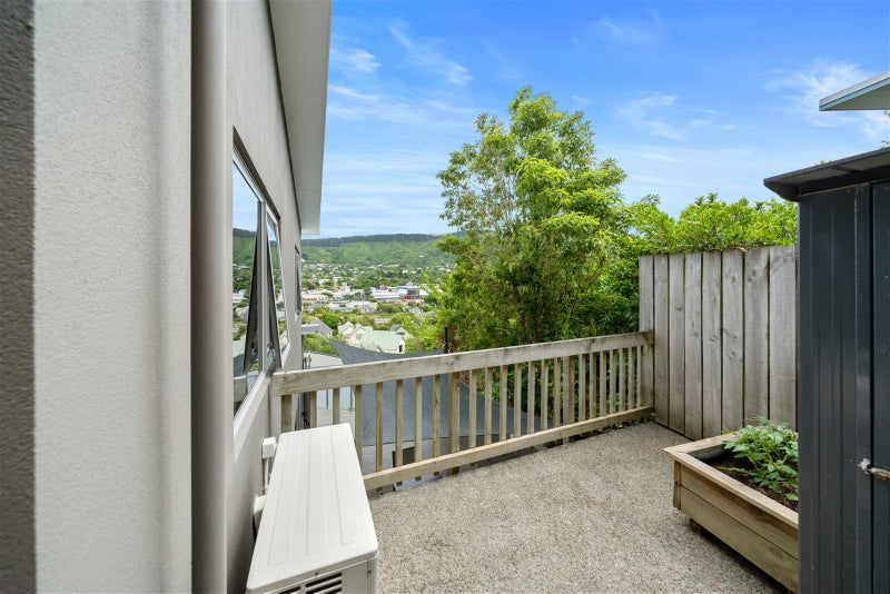 19 Court Road, Tawa, Wellington - Carousel 20