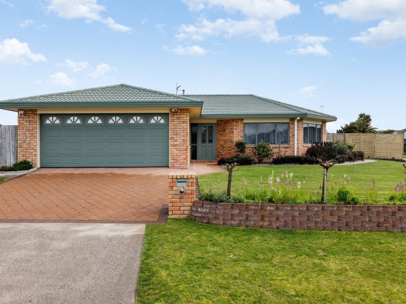 2 Brunswick Place, Rototuna North, Hamilton - Carousel 2