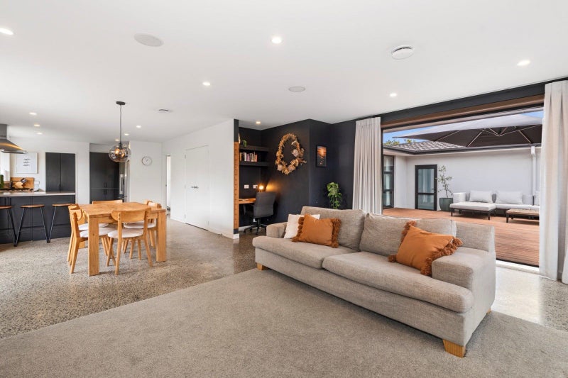 18 Shelley Street, Otumoetai, Tauranga - Carousel 1