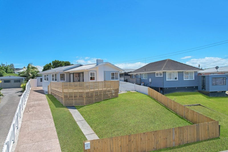 24 Halswell Street, Mangere East, Auckland - Carousel 1