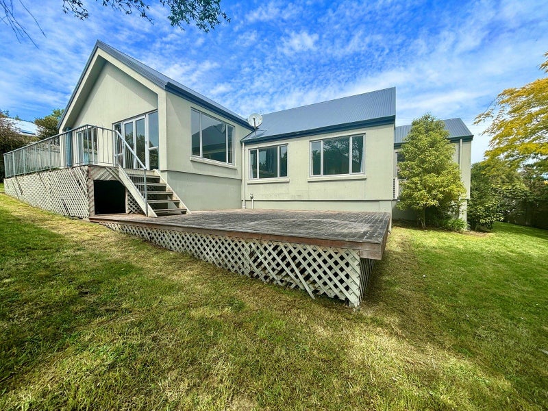 18 Ennerdale Row, Westmorland, Christchurch - Carousel 1