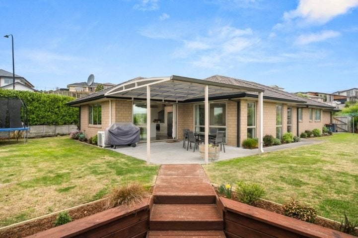 1 Elena Place, Welcome Bay, Tauranga - Carousel 1
