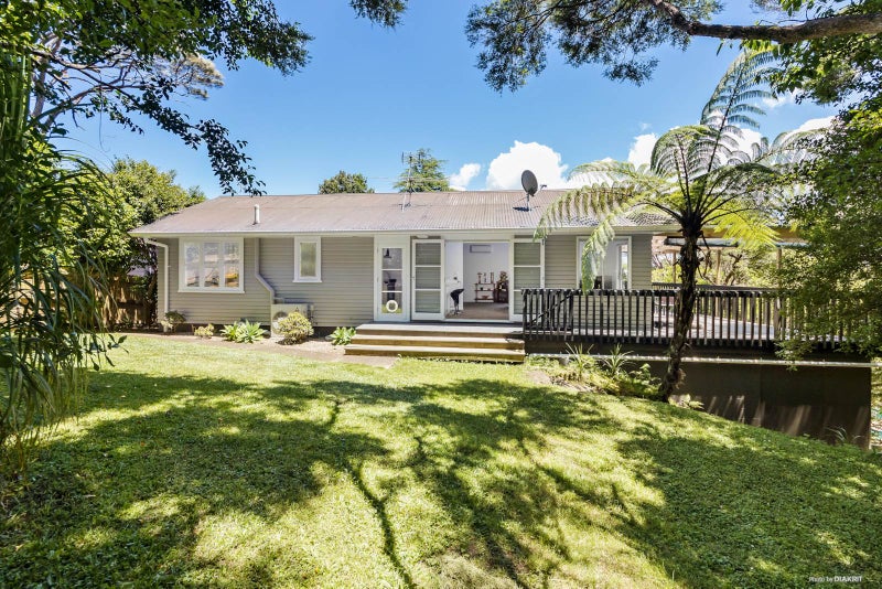 57 Woodfern Crescent, Titirangi, Auckland - Carousel 2