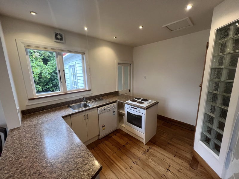 5 Wavell Street, Karori, Wellington - Carousel 2