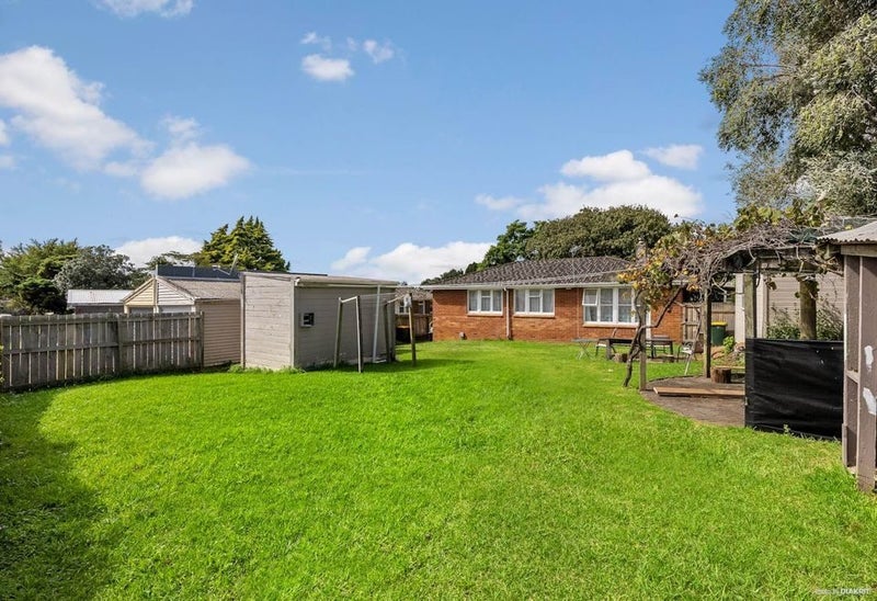 28 Gilbert Road, Otara, Auckland - Carousel 2