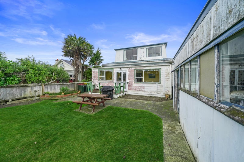 16 Bristol Square, Hutt Central, Lower Hutt - Carousel 18