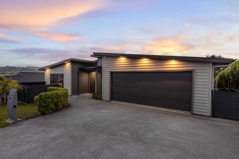 154 Endeavour Drive, Whitby, Porirua - Carousel 1