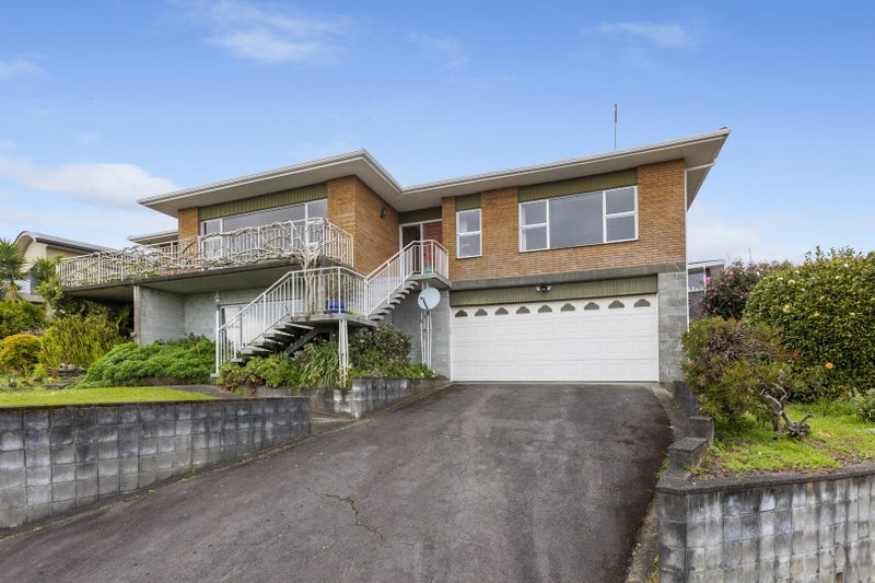 5 Fairfax Terrace, Frankleigh Park, New Plymouth - Carousel 1