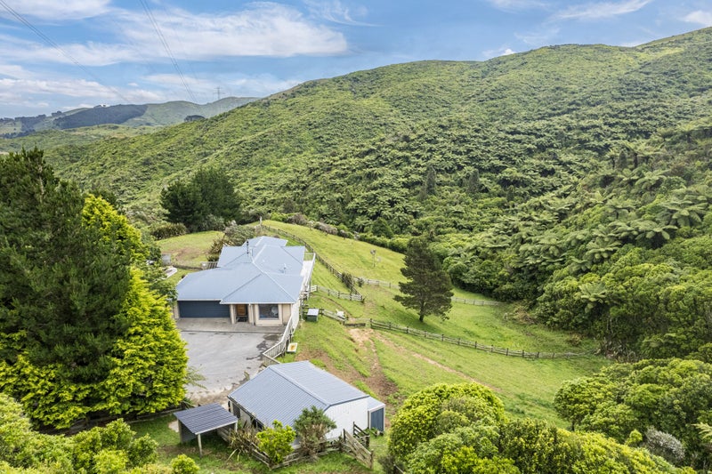 73 Kaitangata Crescent, Kelson, Lower Hutt - Carousel 1