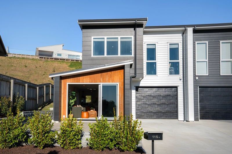 115A Queen Charlotte Drive, Aotea, Porirua - Carousel 1