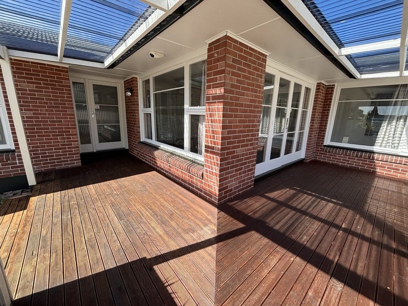 207 Memorial Avenue, Burnside, Christchurch - Carousel 2