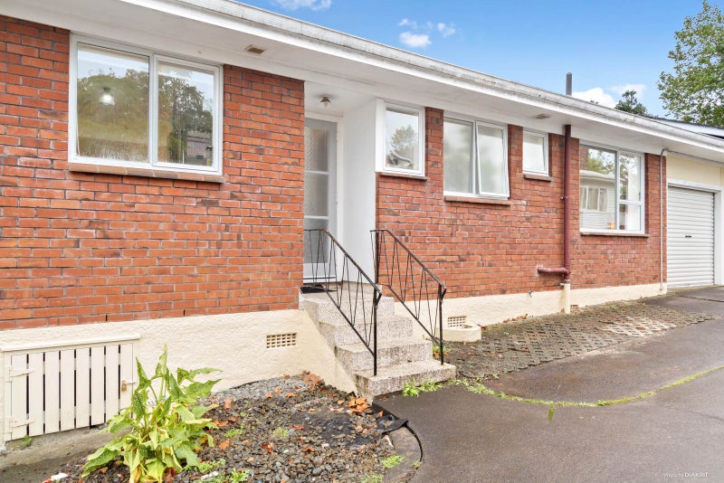 2/19 Seabrook Avenue, New Lynn, Auckland - Carousel 1