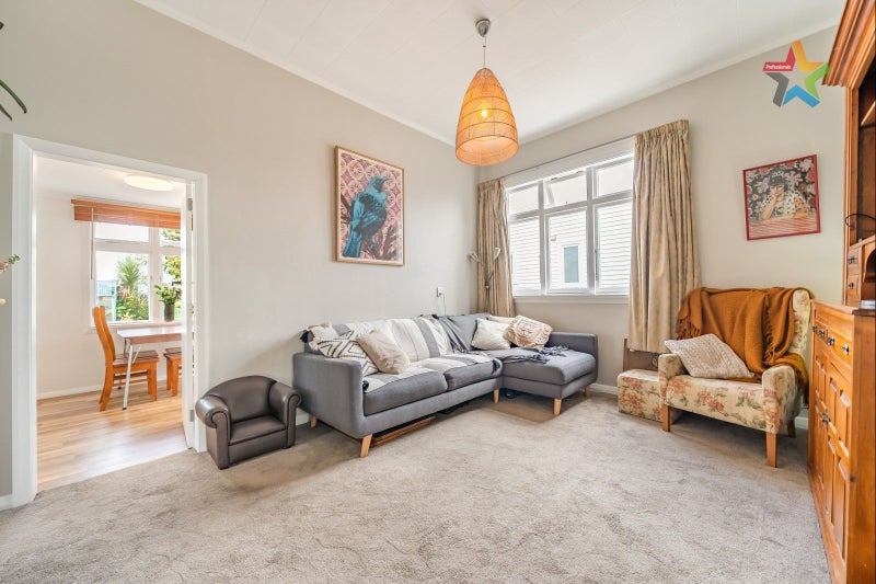 9 East Street, Petone, Lower Hutt - Carousel 2