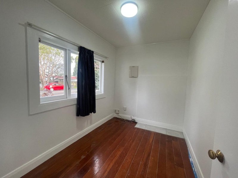 15 Orchard Street, Avondale, Auckland - Carousel 9