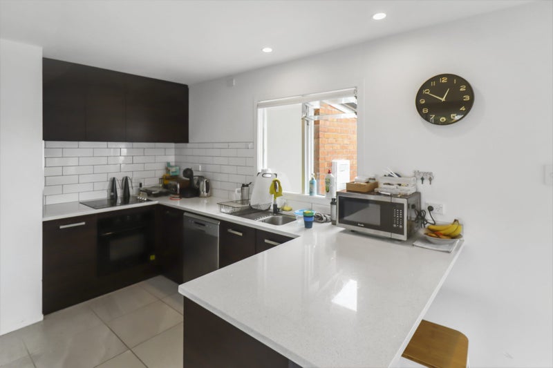 32 Myers Road, Manurewa East, Auckland - Carousel 2