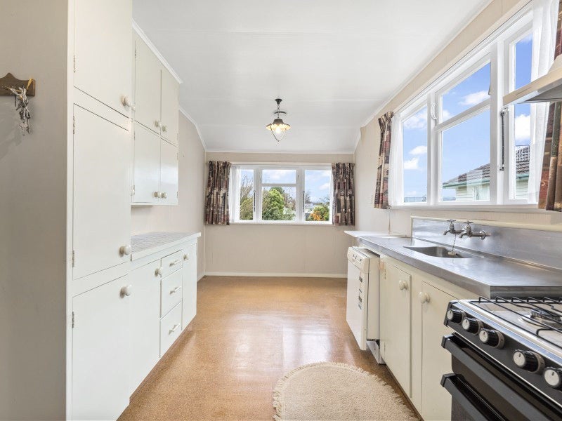 27 Ashford Avenue, Hokowhitu, Palmerston North - Carousel 2