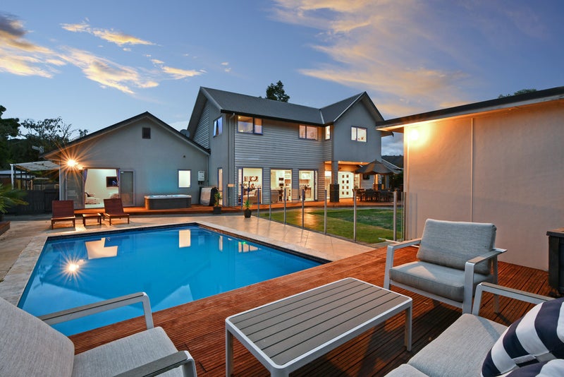 42 Heretaunga Square, Silverstream, Upper Hutt - Carousel 1