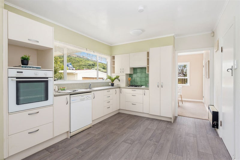 23 Findlay Street, Tawa, Wellington - Carousel 2