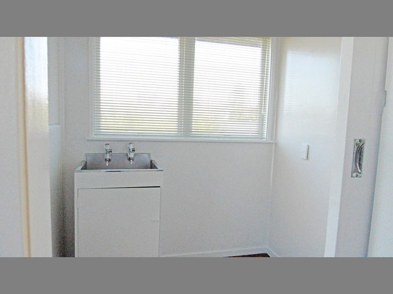 2/10 Shirley Road, Grey Lynn, Auckland - Carousel 2