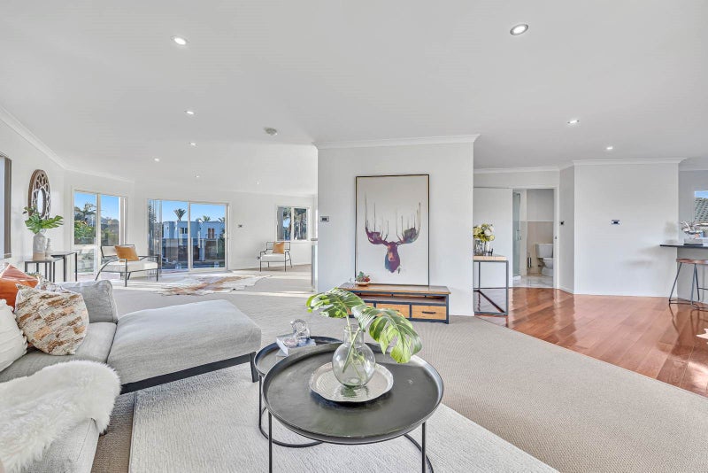 46 Riverlea Avenue, Pakuranga, Auckland - Carousel 1