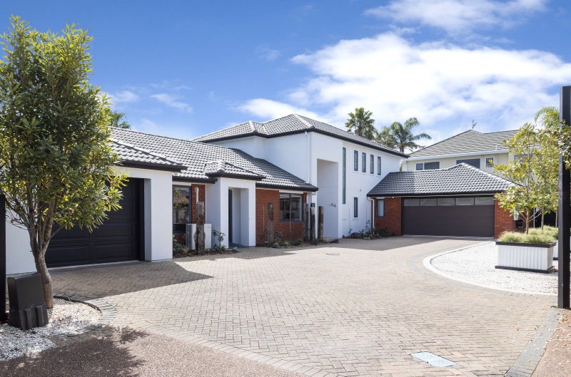 44 Manor Park, Sunnyhills, Auckland - Carousel 2