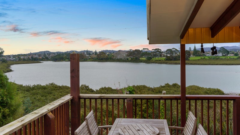 22 Kenley Place, Avondale, Auckland - Carousel 1