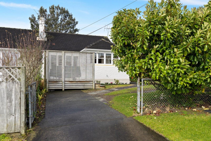 4 Daventry Street, Waterview, Auckland - Carousel 2