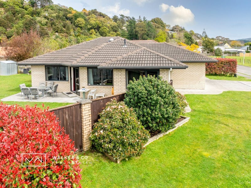 2 Evergreen Crescent, Trentham, Upper Hutt - Carousel 2